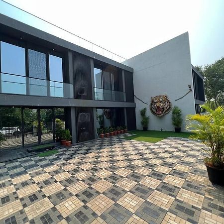 Stayhaven Starmount 4Bhk & Pool Mumbai Bagian luar foto
