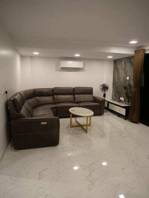 Stayhaven Starmount 4Bhk & Pool Mumbai Bagian luar foto