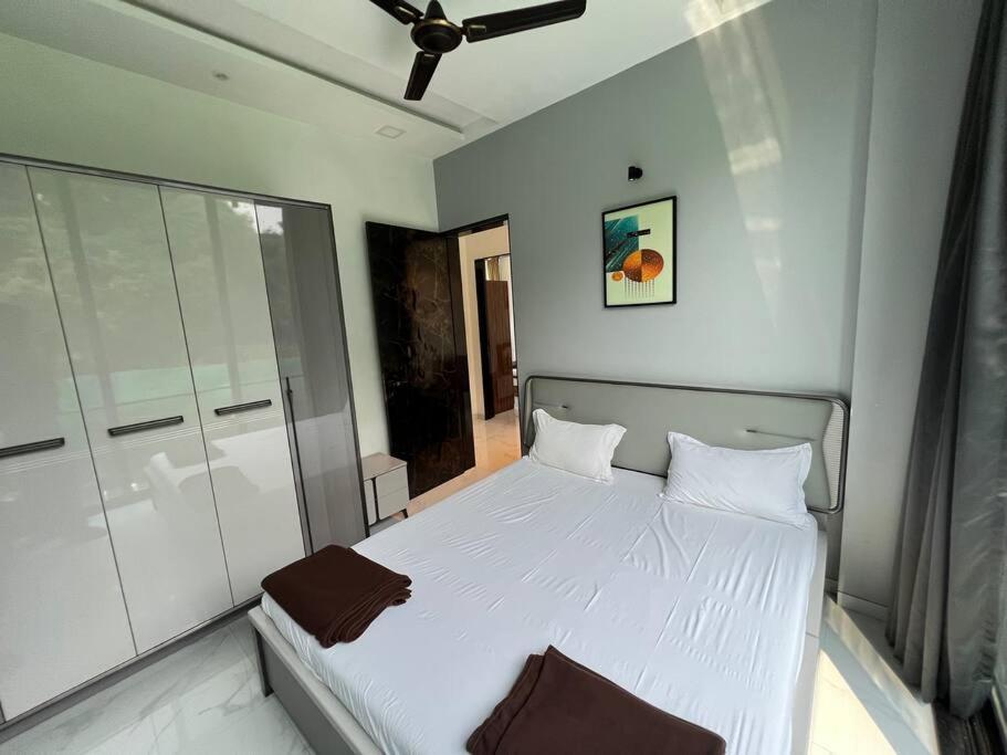 Stayhaven Starmount 4Bhk & Pool Mumbai Bagian luar foto