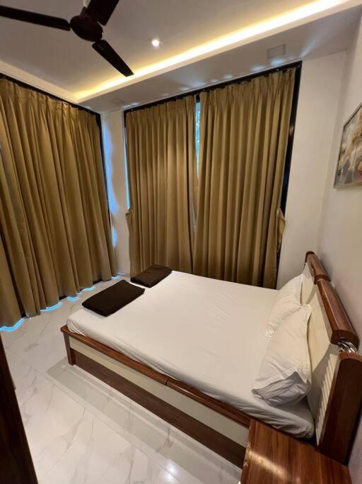 Stayhaven Starmount 4Bhk & Pool Mumbai Bagian luar foto