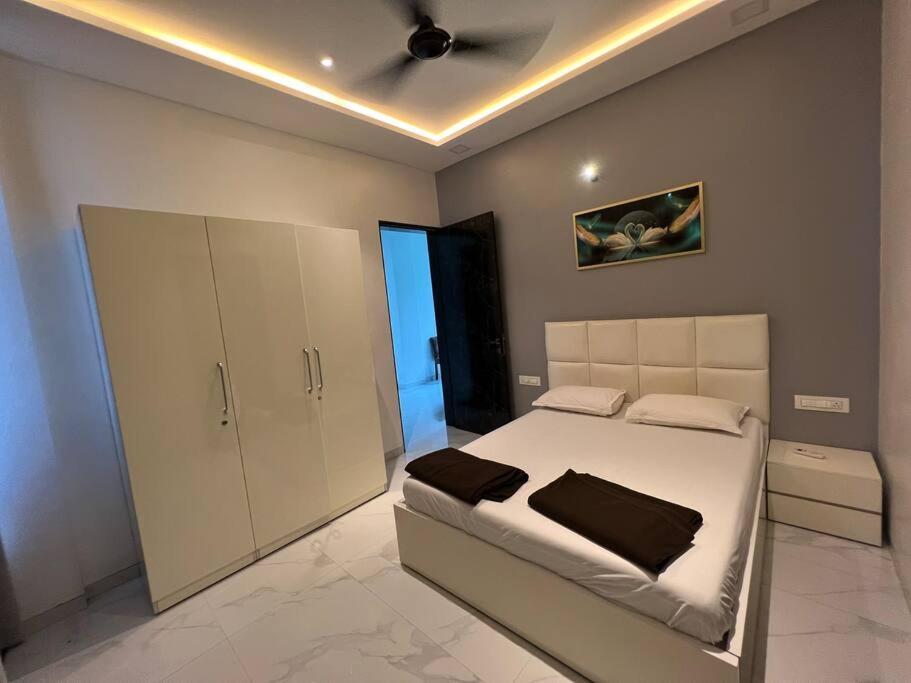 Stayhaven Starmount 4Bhk & Pool Mumbai Bagian luar foto