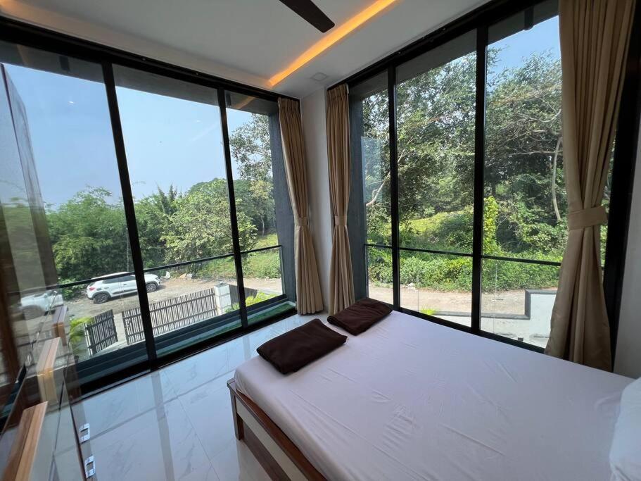 Stayhaven Starmount 4Bhk & Pool Mumbai Bagian luar foto