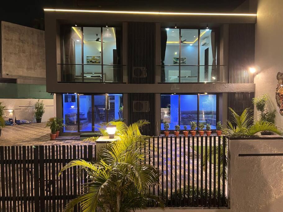 Stayhaven Starmount 4Bhk & Pool Mumbai Bagian luar foto